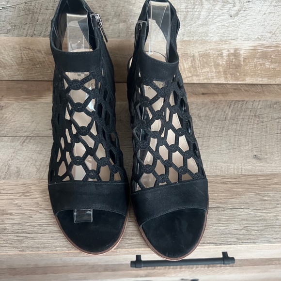 Vince Camuto Lanaira size 9 - Picture 3 of 8